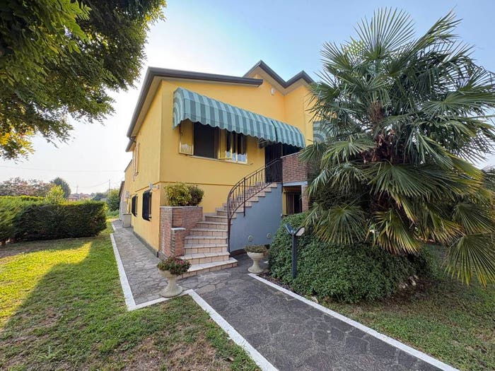 Casa con 6 locali in vendita in Via Scarpariole, Carpi, Villa Bartolomea