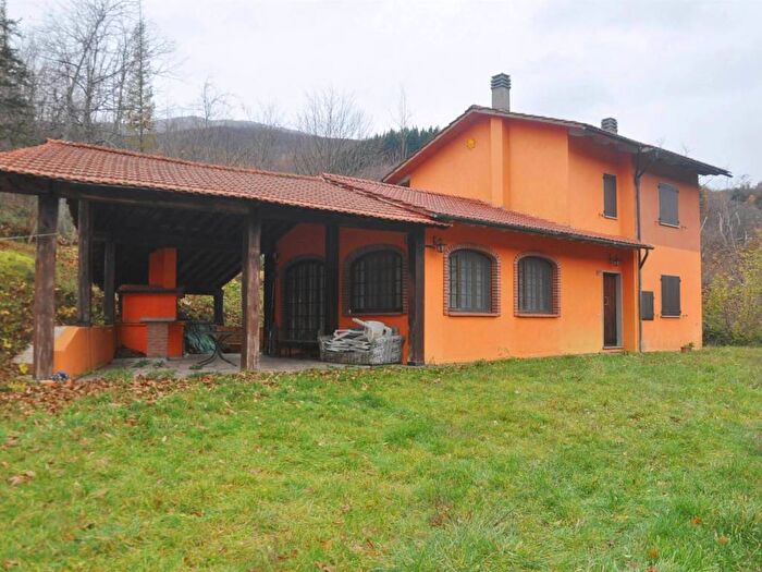 Casa con 5 locali in vendita in via Loc Livogni, Abetone Cutigliano