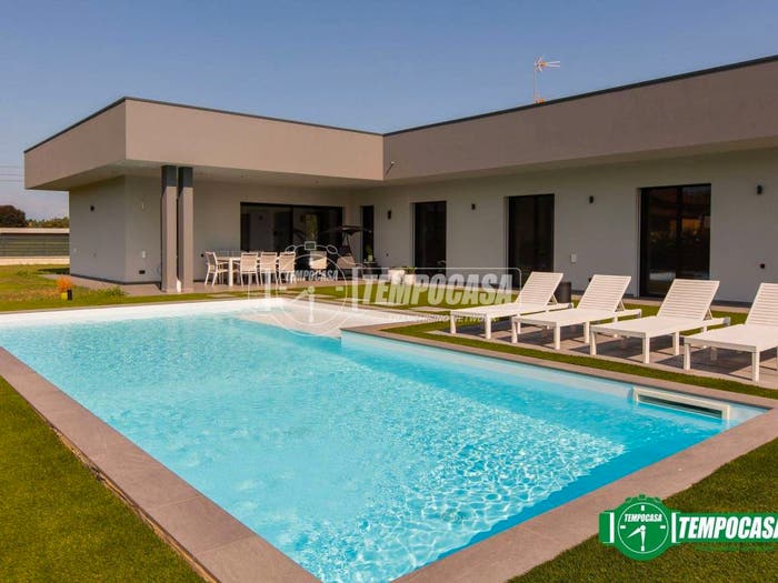 Casa con 5 locali in vendita in Piazza Martiri della Libertà, Centro, Oleggio