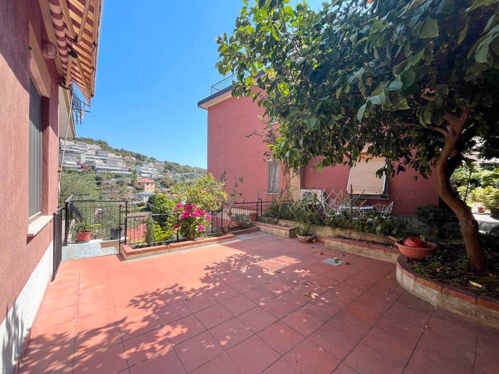 Appartamento quadrilocale in vendita in Regione Limbo, Fenarina Via Neghelli Collina di Ponente, Alassio
