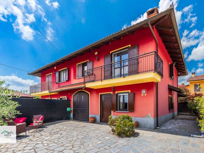 Casa con 6 locali in vendita in Frazione Saretto, Montà