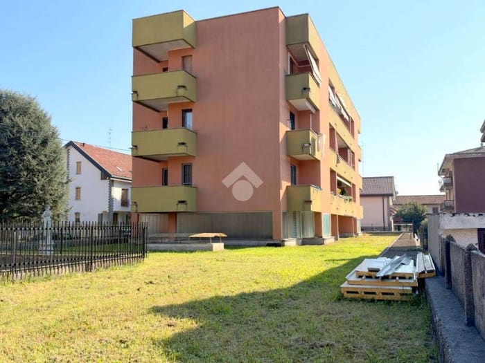 Appartamento trilocale in vendita in Via Luciano Manara, Cesate