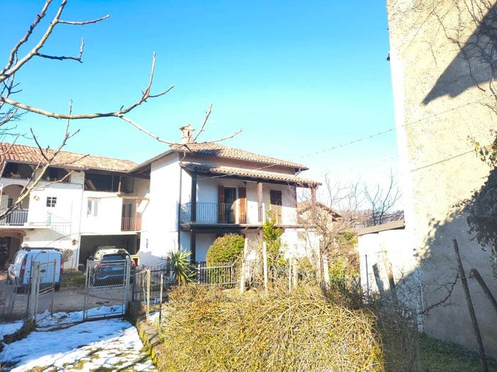 Casa con 6 locali in vendita in Via Umberto I, Prata, Lesegno
