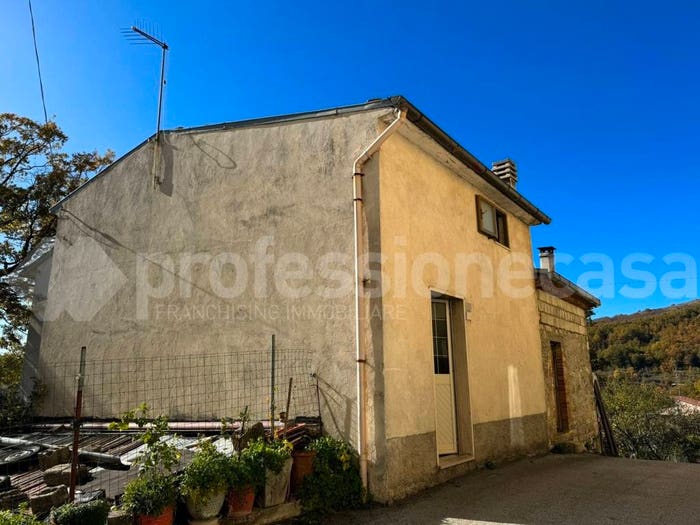 Casa quadrilocale in vendita in Via Sferracavallo, Ateleta