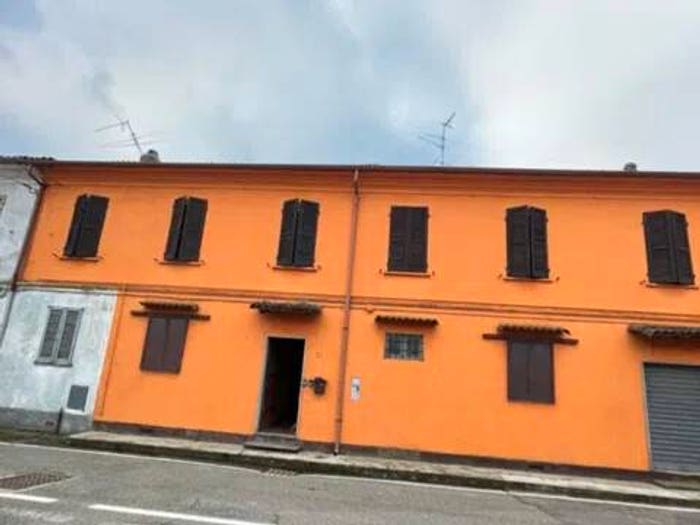 Casa con 6 locali in vendita in Via Maestra, Celpenchio, Cozzo