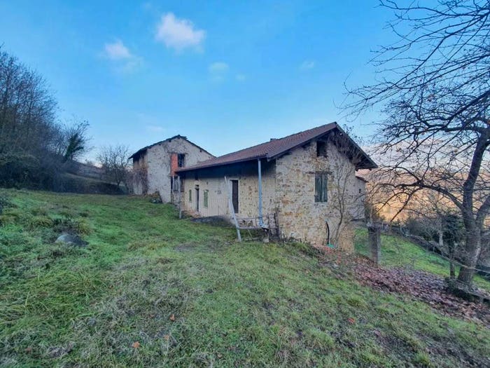 Casa con 6 locali in vendita in Bubbio