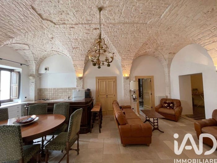 Casa quadrilocale in vendita in Via santa maria di costantinopoli, Centro, Cisternino