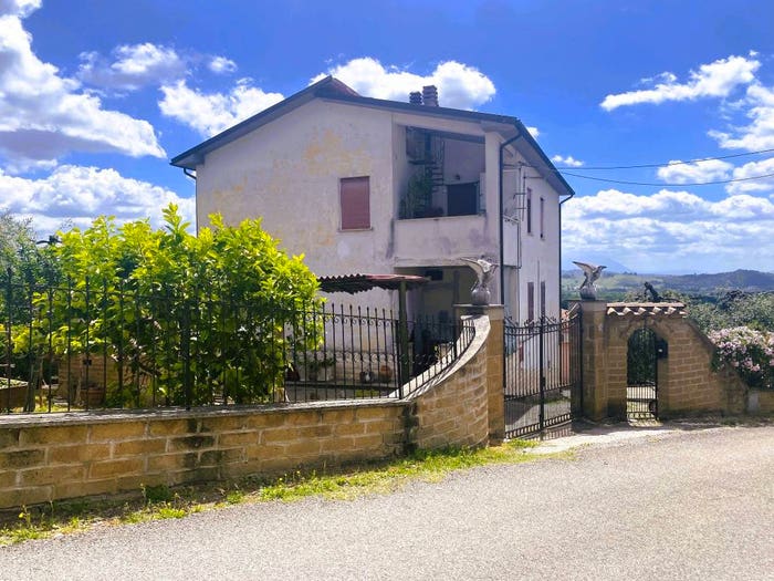 Appartamento trilocale in vendita in Via del Mattone, Gavignano Sabino, Forano