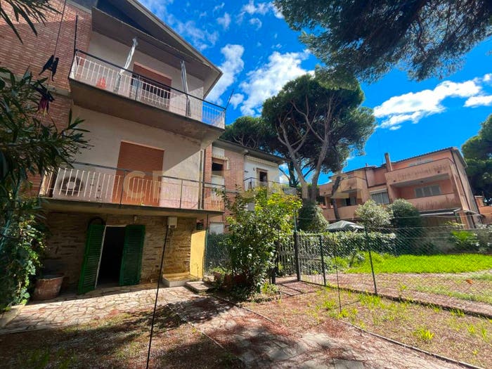 Appartamento trilocale in vendita in Via delle Ginestre, Marina di Grosseto, Grosseto