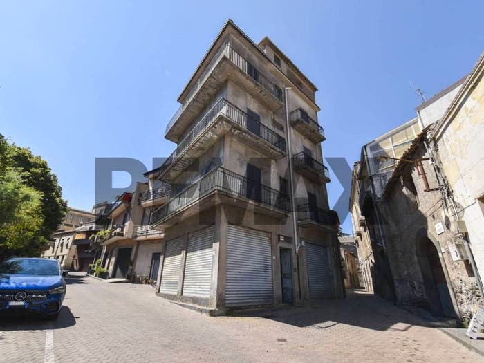 Casa con 6 locali in vendita in Via Pardo, Centro, Randazzo