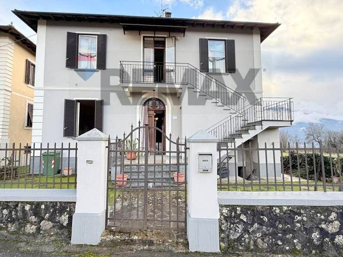 Casa con 6 locali in vendita in San Pietro In Campo, Barga