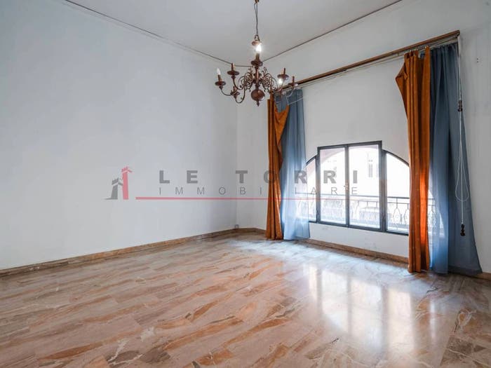 Appartamento quadrilocale in vendita in Rua Muro, Centro Storico, Modena