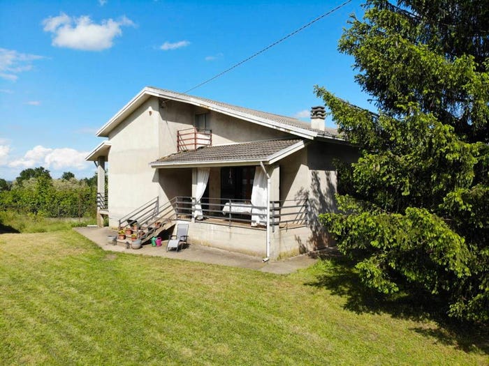 Casa quadrilocale in vendita in Frazione San Bernardo, Monteu Roero