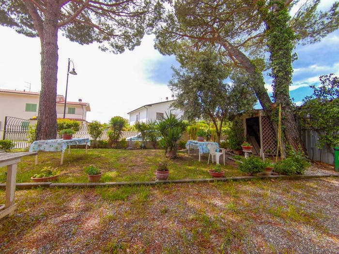 Appartamento con 6 locali in vendita in Via dell'Azalea, La Chiusa, Collesalvetti