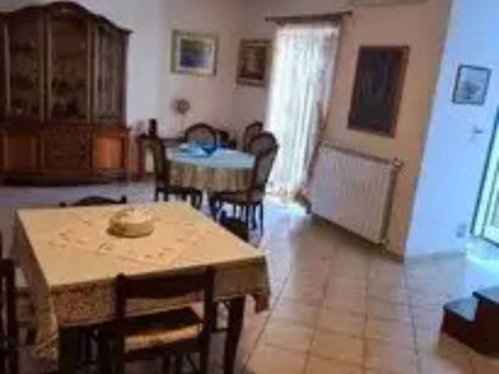 Casa quadrilocale in vendita in Via Valva, Corfinio