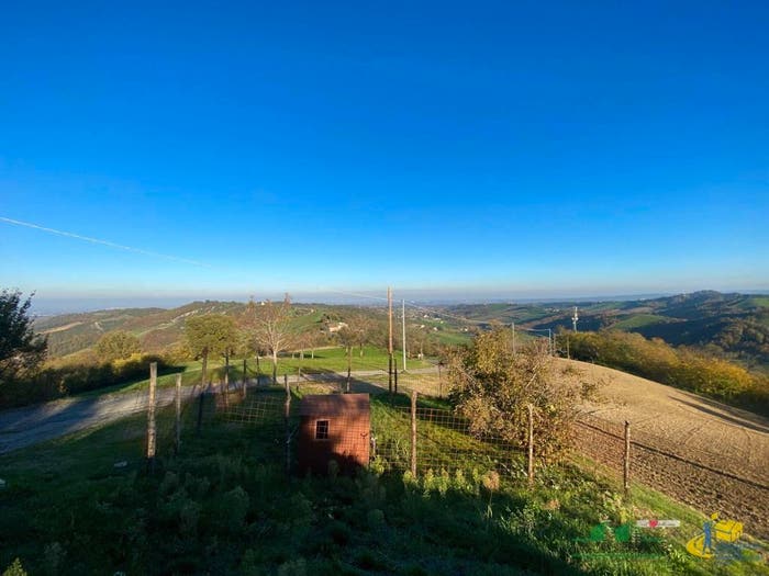 Casa con 6 locali in vendita in Strada per Varano Marchesi, Medesano