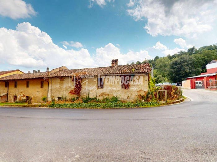 Appartamento quadrilocale in vendita in Via Alba, Monticello d'Alba