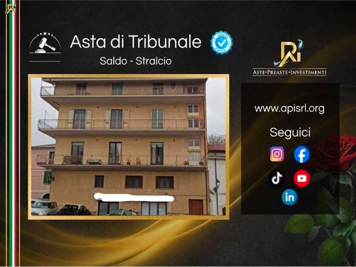 Appartamento trilocale in vendita in Piazza Portello, Teggiano Macchiaroli, Teggiano