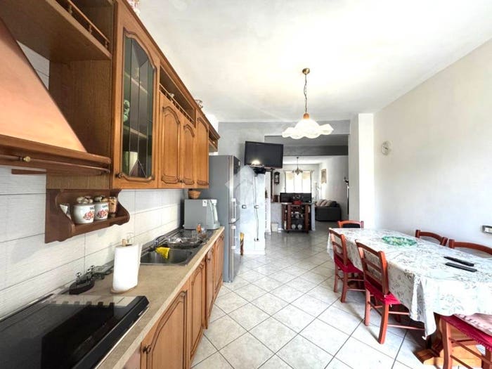 Appartamento quadrilocale in vendita in Via Momo, Centro, Chivasso