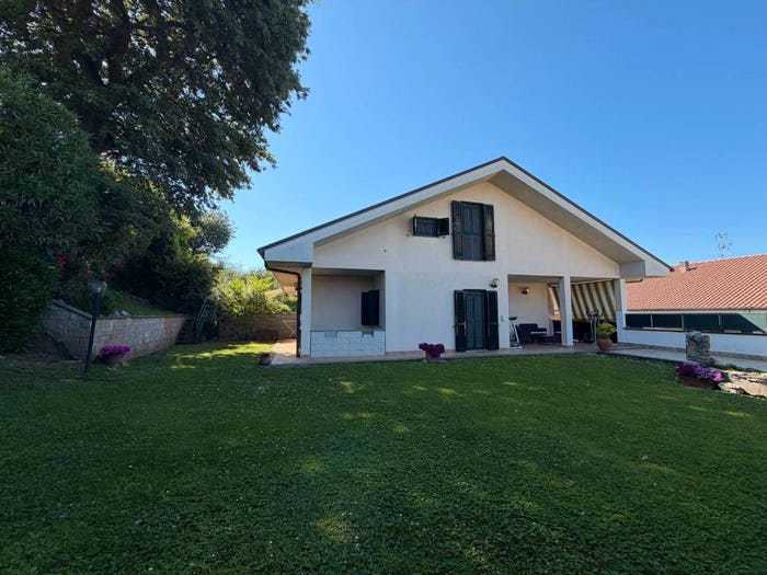 Casa con 6 locali in vendita in Via dei Nocchienti, Somaschi Fontana di Papa Ginestreto, Ariccia