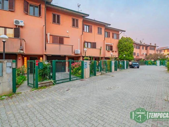 Casa quadrilocale in vendita in Via Giuseppe Di Vittorio, Centro, Carpiano