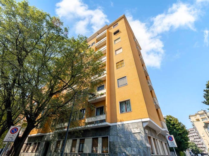 Appartamento con 5 locali in vendita in Via Sant'Eusebio, Dezza, Milano