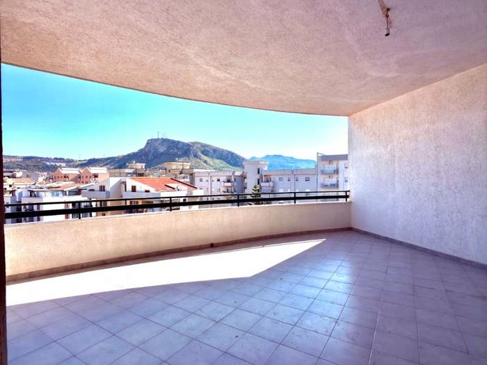 Appartamento con 5 locali in vendita in Via Lo Monaco, Centro, Bagheria