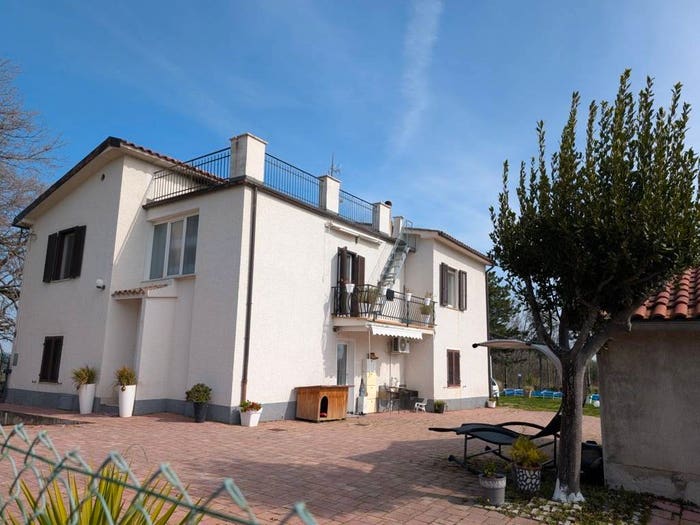 Casa con 6 locali in vendita in Cingoli MC Italia, Troviggiano, Cingoli