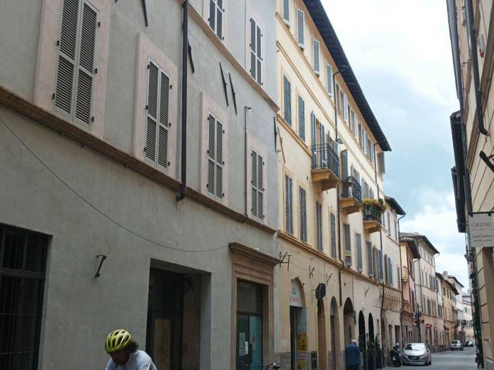 Appartamento trilocale in vendita in Via Giuseppe Mazzini, Centro Storico, Foligno