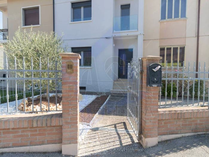 Casa quadrilocale in vendita in Via Giuseppe Garibaldi, Centro, Vigarano Mainarda