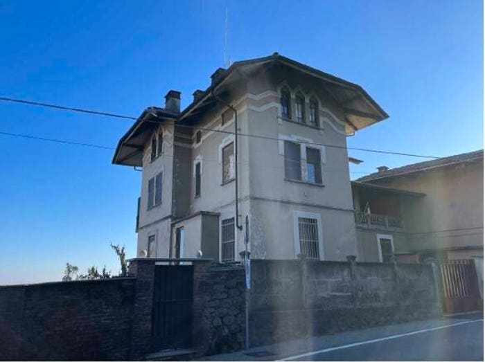 Casa con 6 locali in vendita in Via Del Cervo, Candelo