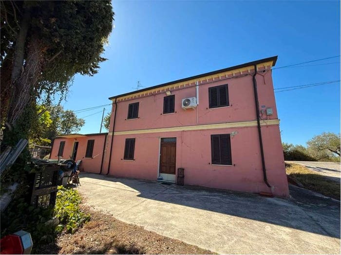 Casa con 6 locali in vendita in Contrada Collelongo, Torino di Sangro