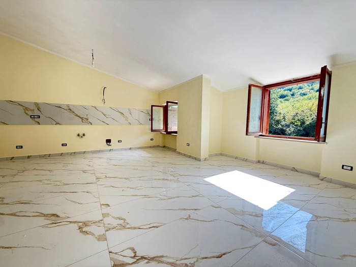 Appartamento trilocale in vendita in Via Vetriera, Monteforte Irpino