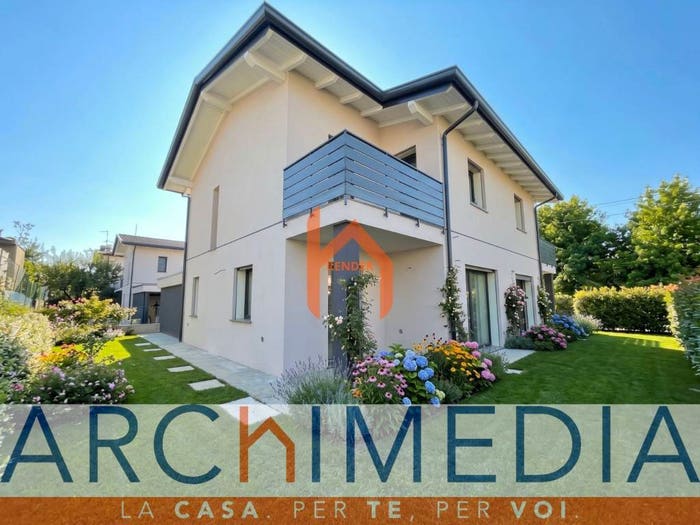 Casa quadrilocale in vendita in Via Papa Giovanni XXIII, Centro, Castronno