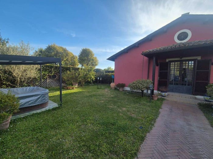 Casa quadrilocale in vendita in Via Cassia, Olgiata, Roma
