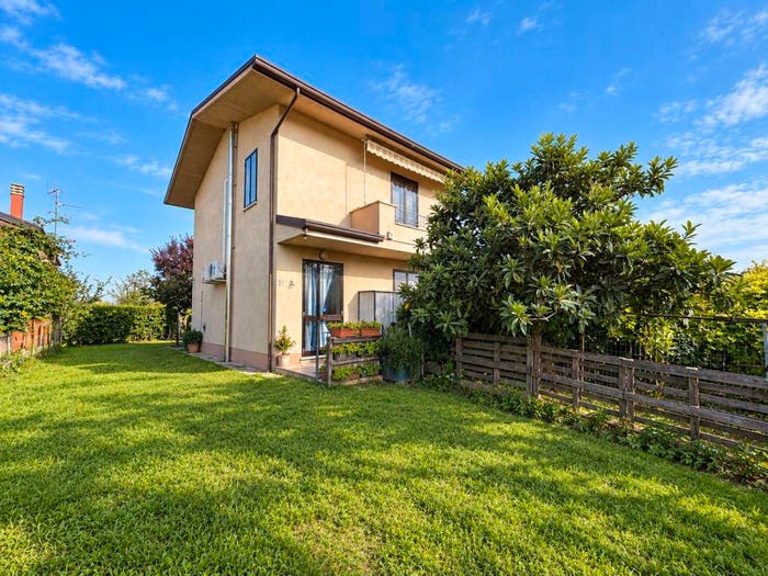 Casa con 6 locali in vendita in Via Caseggiato, Centro, Boschi Sant'Anna