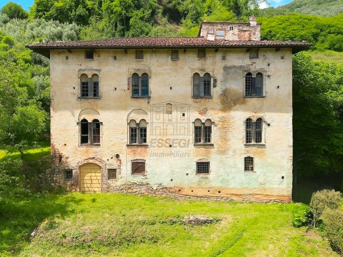 Casa con 6 locali in vendita in Località Colli, Pescaglia