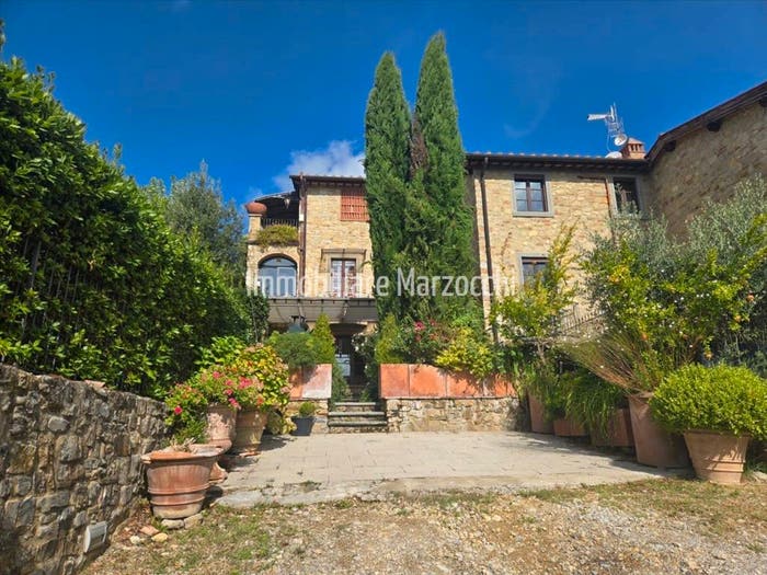 Appartamento trilocale in vendita in Via del Gallo Nero snc, Villa A Sesta, Castelnuovo Berardenga