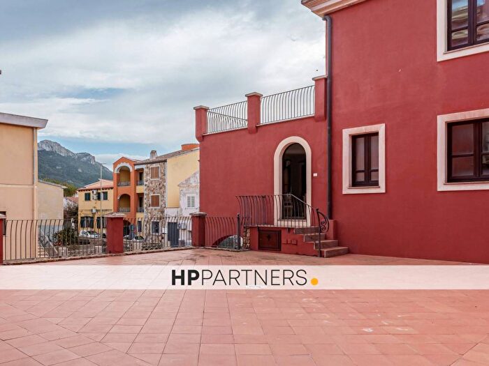 Appartamento trilocale in vendita in Via Libertà, Golfo Aranci
