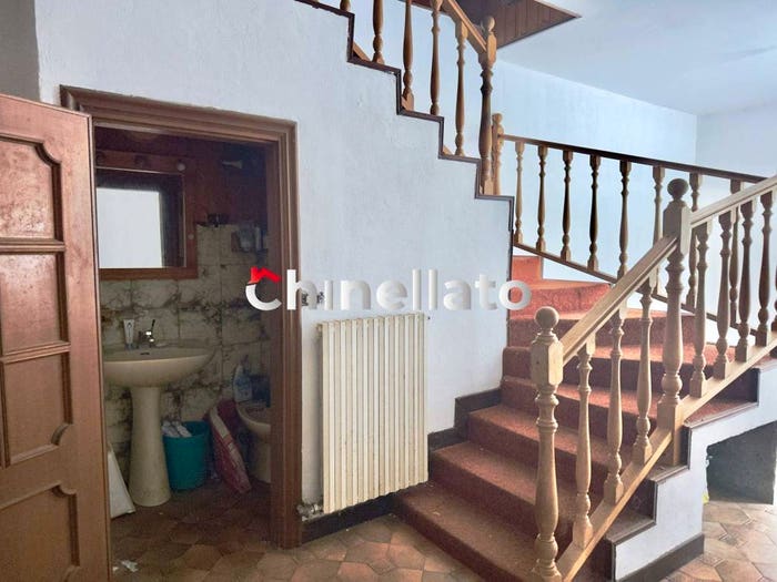 Casa con 6 locali in vendita in Via Finocchiara, Quezzi, Genova