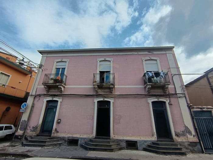 Appartamento con 5 locali in vendita in Via Vittorio Emanuele, Biancavilla