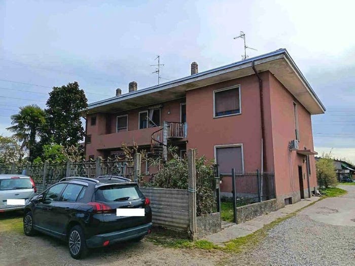 Appartamento trilocale in vendita in Via Giugno, Centro, Robecchetto con Induno