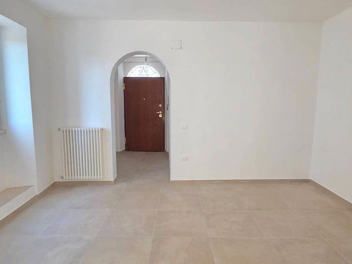 Casa con 6 locali in vendita in Via Lucignano, Campli