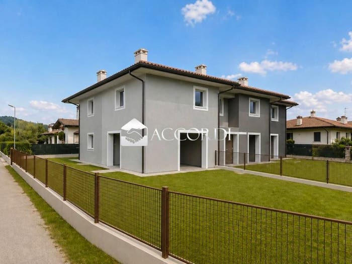Casa quadrilocale in vendita in via tiziano, Centro, Asolo