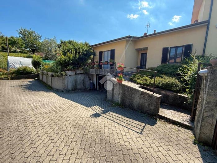 Casa quadrilocale in vendita in Via Privata Garibaldi, Centro, Calco