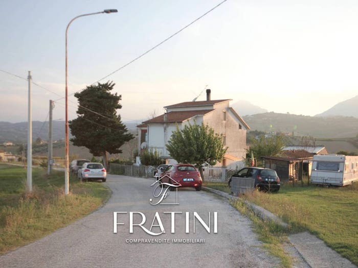 Casa con 6 locali in vendita in Tavolaccio, Civitella del Tronto