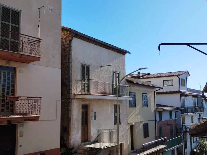 Case in Vendita e in Affitto - 2