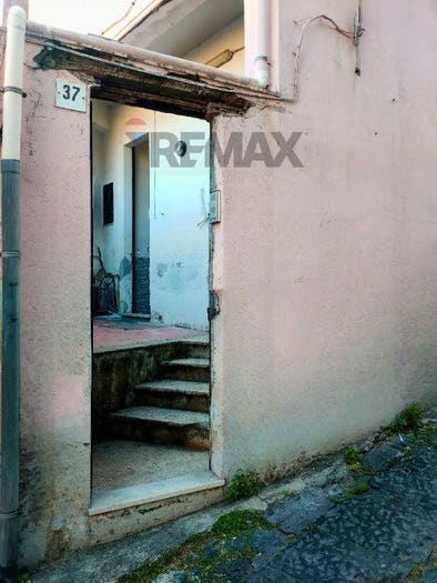 Casa quadrilocale in vendita in Via Libertina, Centro Storico, Acireale