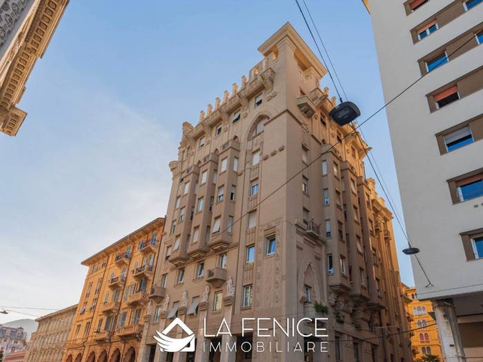 Appartamento con 5 locali in vendita in Via Vittorio Veneto, Centro Storico, La Spezia