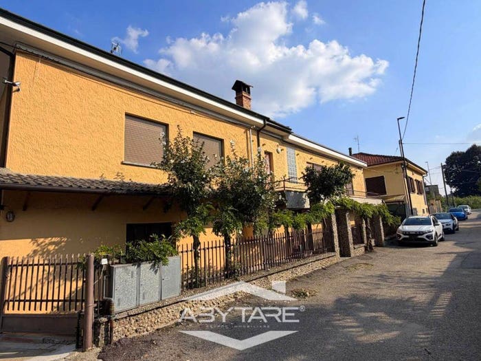 Casa quadrilocale in vendita in Regione Ponte Po, Centro, Carignano